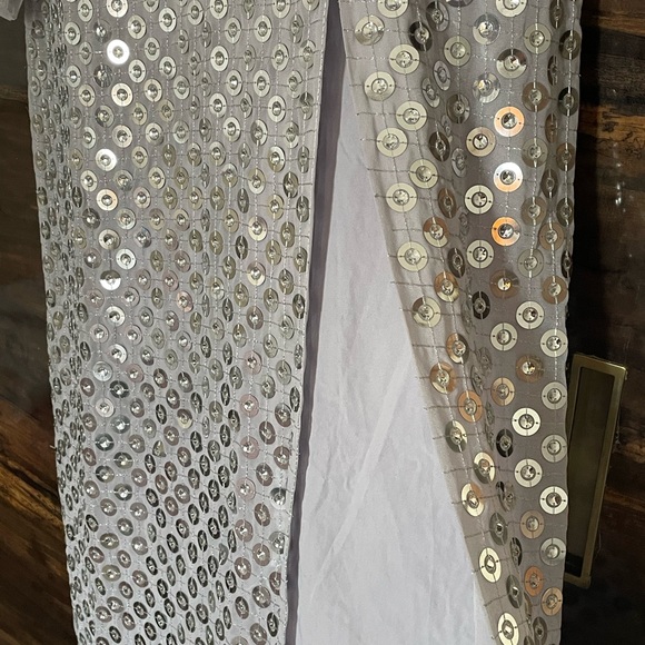 Brand new not worn selling cuz of size issue - Picture 4 of 8